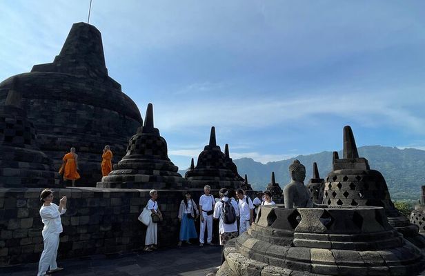 Borobudur Sunrise From Setumbu Hill, Prambanan Tour and Transport