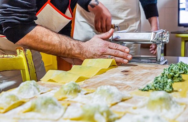 Small Group Pasta and Tiramisu Class in Taormina