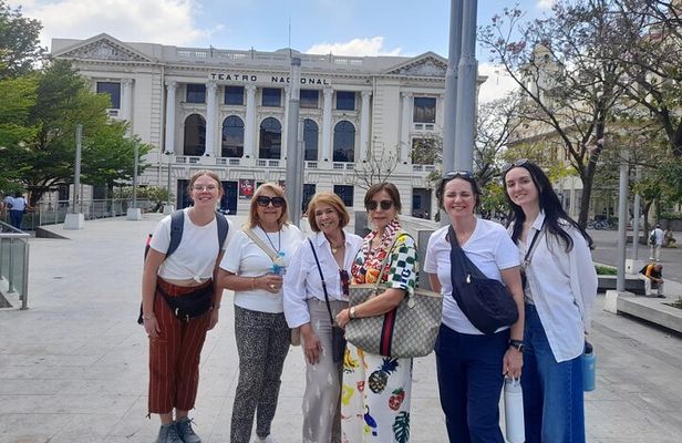 San Salvador Walking Tour: Explore Top Sights & Hidden Gems