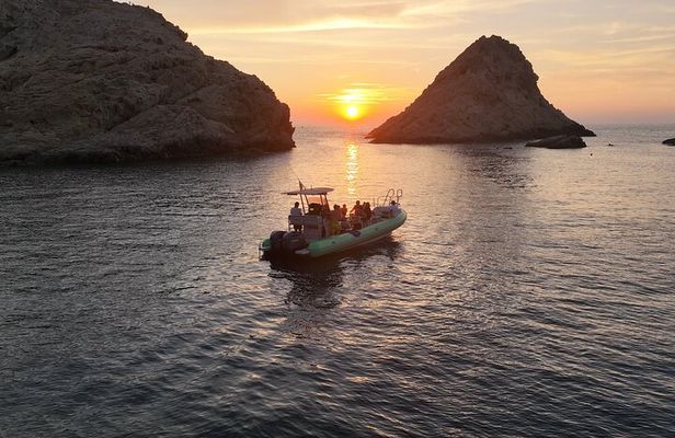 Sunset aperitif on the water