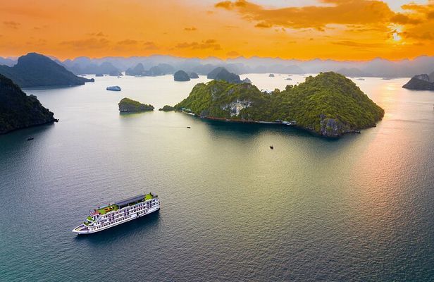 From Hanoi: Ninh Binh Tour and Ha Long Bay Cruise 3-Day Trip