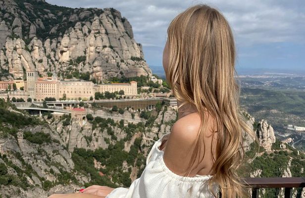 Montserrat Tour: Lunch and Winery Visit with Free Hotel Pickup