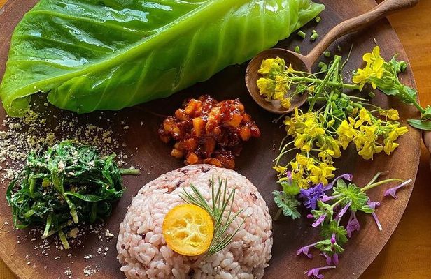 Experience Live Korean Vegan Course & Traditional Liquor Pairing