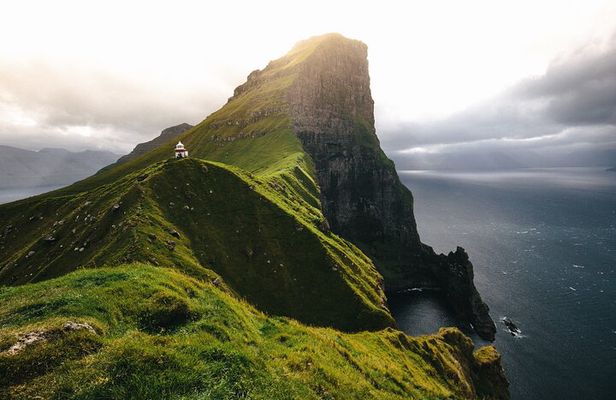 Private Kallur Lighthouse Hike