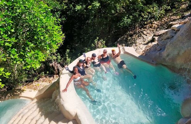 Visit the Tolantongo Grotto Oasis from CDMX 
