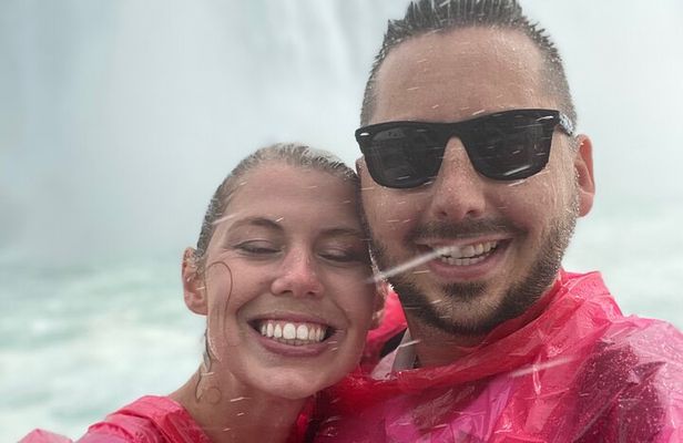 Epic Niagara Falls Private Tour w/ Tower, Journey & Boat Cruise