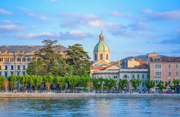 Explore Como in 60 minutes with a Local