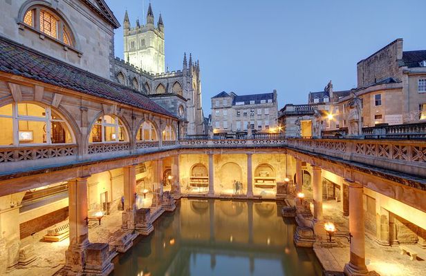 Stonehenge and Bath Tour from Oxford