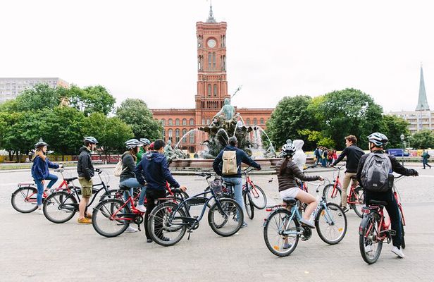 Ultimate E-Bike Tour of Berlin with Beer Garden Stop