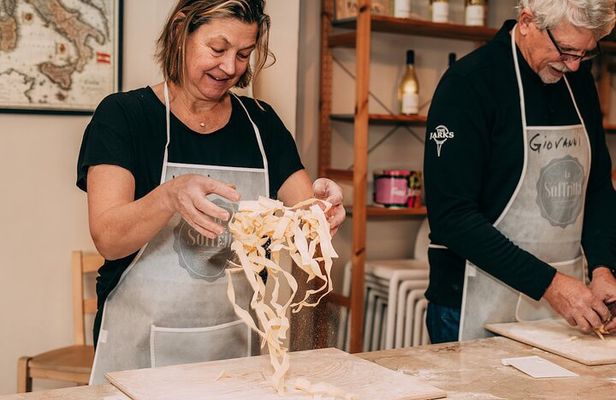 Verona: Italian Cooking Class with Pasta, Risotto and Tiramisù