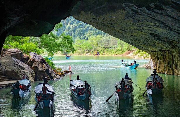 Da Nang & Hoi An: Explore Phong Nha Cave & Paradise Cave