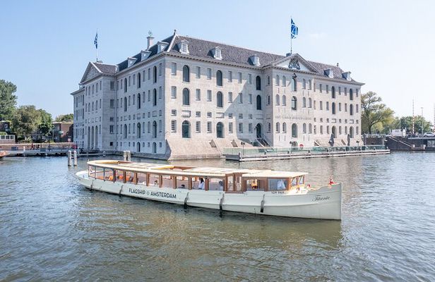 Amsterdam Classic Saloon Boat Canal Cruise with Live Guide
