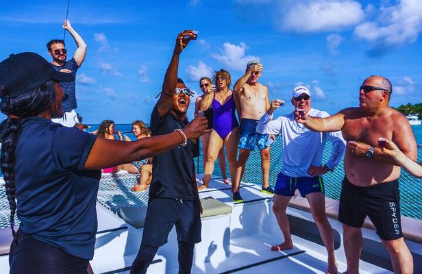 Punta Cana Private Catamaran Spring Break Party, Snorkel & BBQ