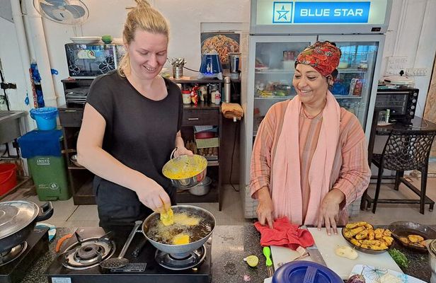 Authentic Indian Cooking Classes at Palolem Beach Road Goa