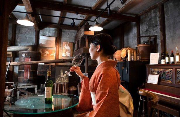 Osaka Wine Walking Tour: Japan’s Oldest Winery Historic town