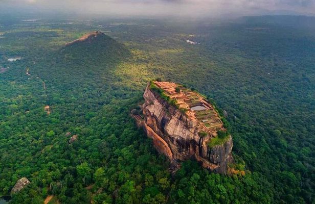 9-Day Sri Lanka Explorer Ancient Kingdoms, Wildlife and Beaches