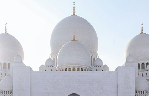 Private Abu Dhabi Tour in Traditional Arabic Dress