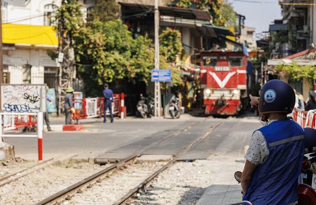 Hanoi Highlights Vespa Tour: Real Hanoi, Culture and Street Food