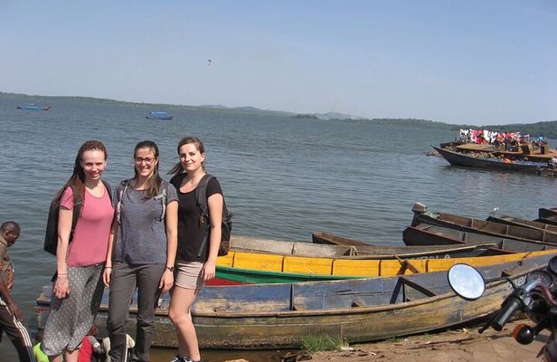 2-Hours Village Walk and Lake Victoria cruise from Kampala