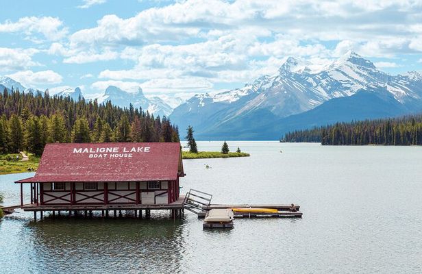 Jasper National Park Tour: Maligne Valley, Medicine Lake and Spirit Island