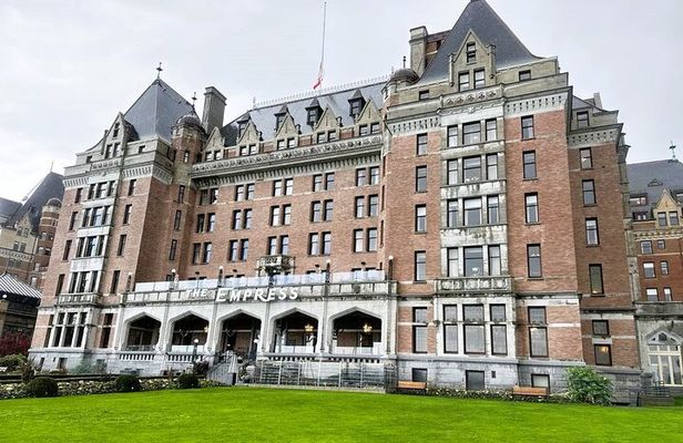 Victoria City 2hr Express Tour – Private (Day or Night, 1–6pax)