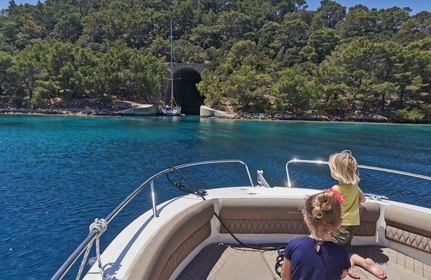Elaphite Islands Private Half day SpeedBoat Tour