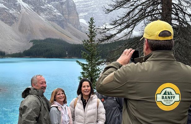 Moraine Lake, Lake Louise, Emerald Lake, Marble Canyon,Banff tour