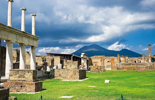Pompeii Half day by minibus