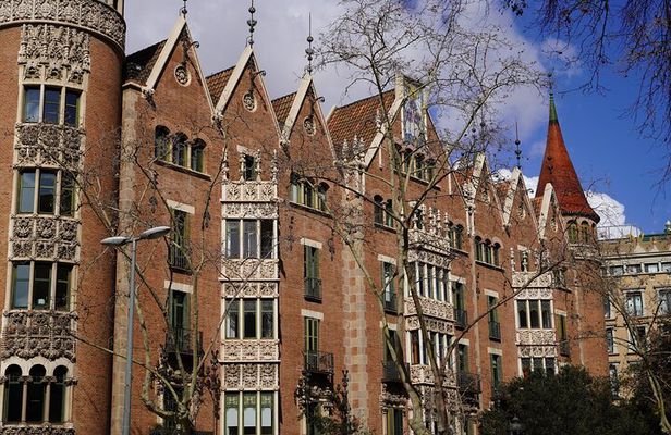 Secret Art Nouveau Masterpieces Private Walking Tour Barcelona