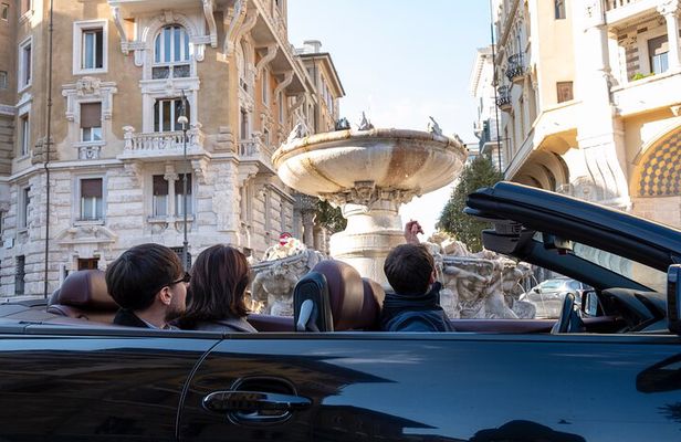 Rome in a Flash: Luxury Cabriolet Tour with Italian Delights