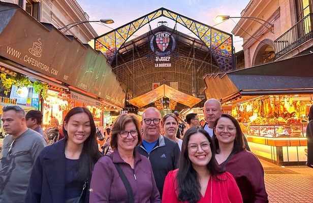 Barcelona Traditional Eateries Food Crawl and City Tour by Simona