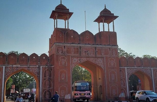 Private Taj Mahal, Agra Fort & Akbar's Tomb Day Tour From Delhi