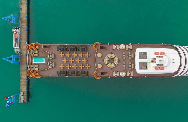 Luxury Cruise 2-day Explore Halong and Lan Ha Bay from Hanoi