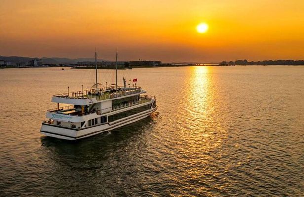 Ha Long Bay Luxury Cruise Day Tour with Transfer