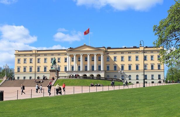Oslo City Tour and Traditional Norwegian Lunch