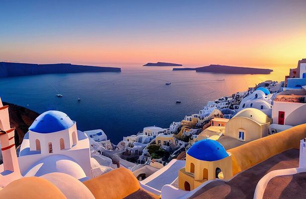 Santorini Highlights Minibus Tour with Oia Sunset