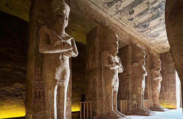 Luxor Day Trip from Hurghada in Small Group by Van with BBQ Lunch
