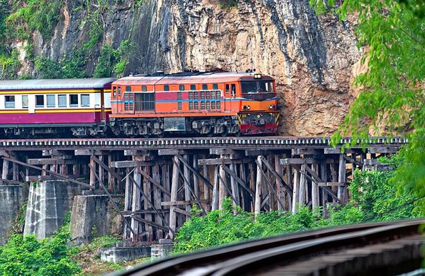 Historic Kanchanaburi:Train, Boat, Skywalk from Bangkok(No Lunch)