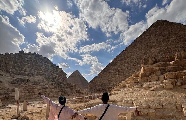 Pyramids of Egypt full day tour: Great Pyramids of Giza, Saqqara & Memphis