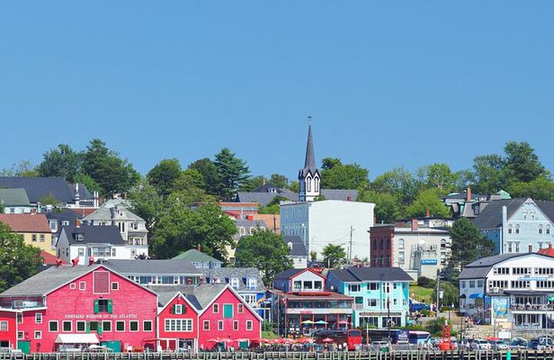 Lunenburg and Mahone Bay 4-Hour Private Escape from Halifax