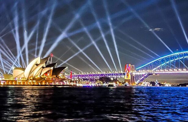90 Minutes Vivid Cruise Festival
