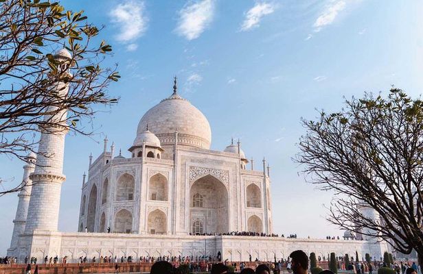 Private Sunrise Taj Mahal & Agra Fort Tour with Car & Breakfast
