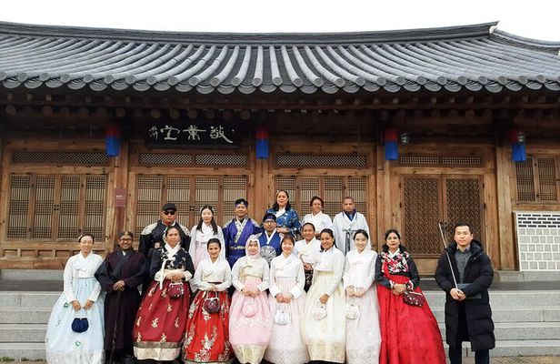 Jeonju Hanok Village and Maisan Tapsa Temple Day Tour From Seoul