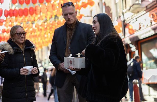London Food Tour: World Flavors in Soho & Chinatown