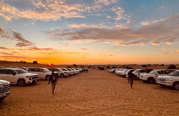 Private Evening Desert Safari Dinner in Bab AL Shams Al Hadheerah