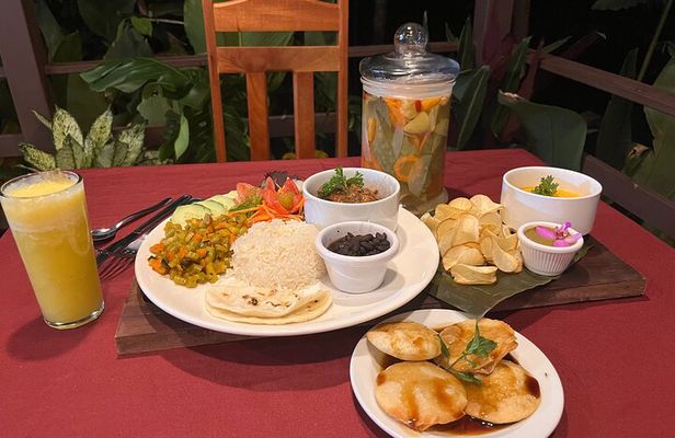 Experience the Authentic Costa Rican Cuisine in La Fortuna