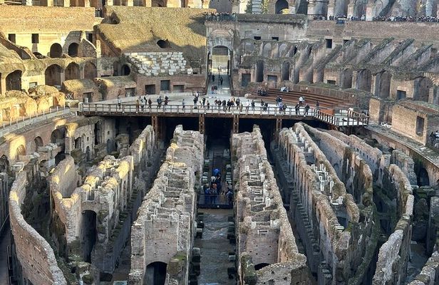 Colosseum Arena Digital audio Guided tour & Forum palatine entry 