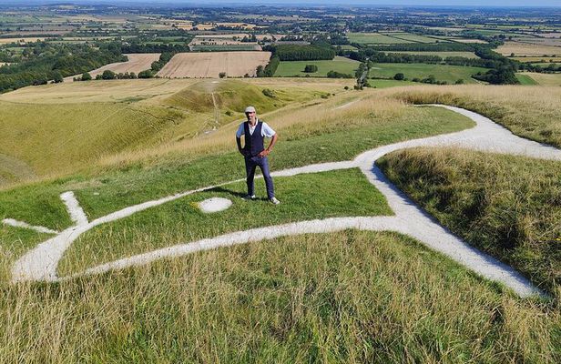 Private Wiltshire Mystical & Dragons Driving Tour with Guide