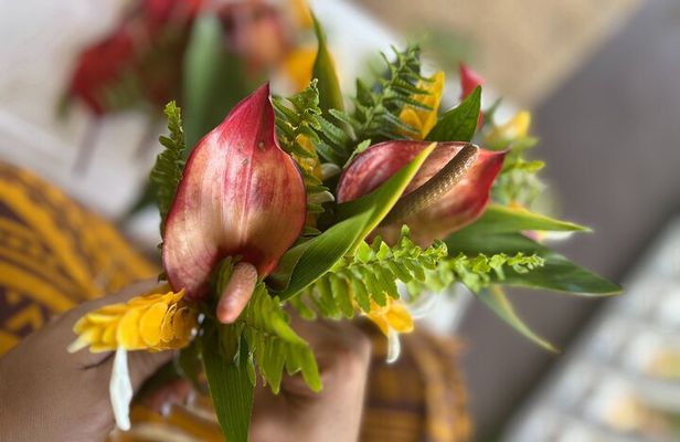 Hawaiian Floral Crown Weaving in Hilo