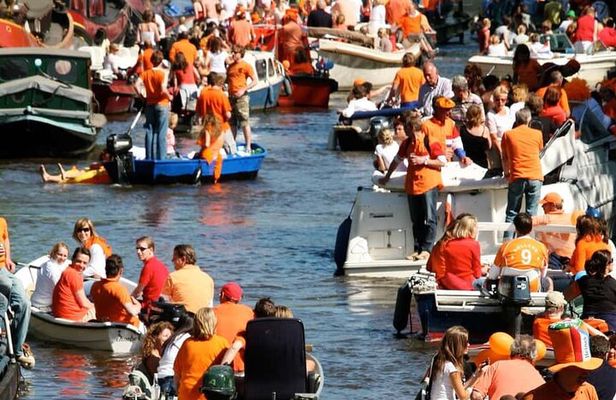 Amsterdam: Kingsday Party Cruise including Drinks